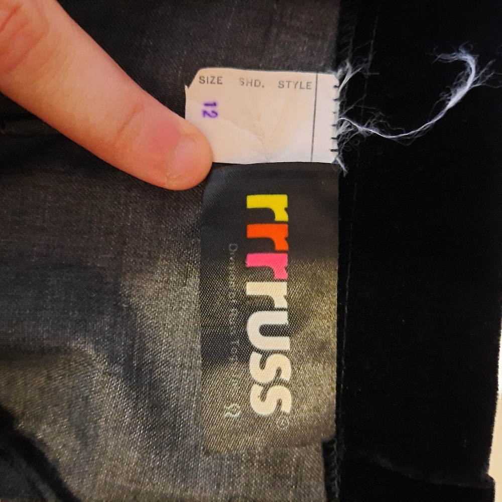 Rrrruss russ Toggs black velvet like long skirt - Picture 4 of 5